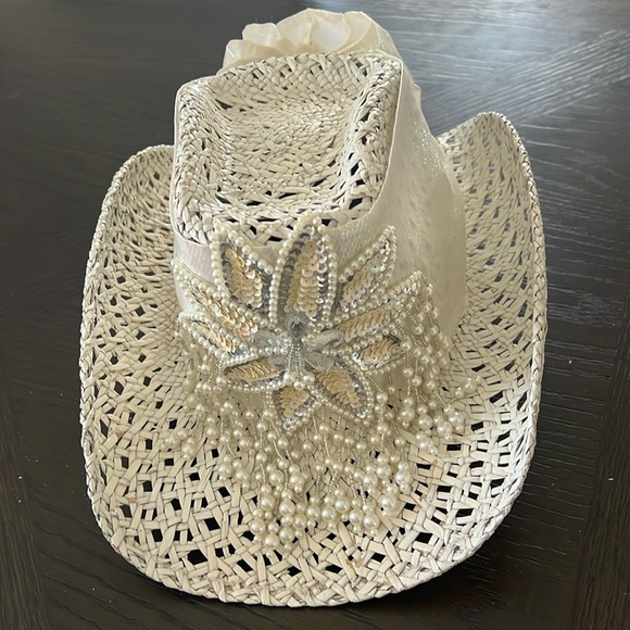 Paul Harris Accessories - Off White Blingy cowboy hat.